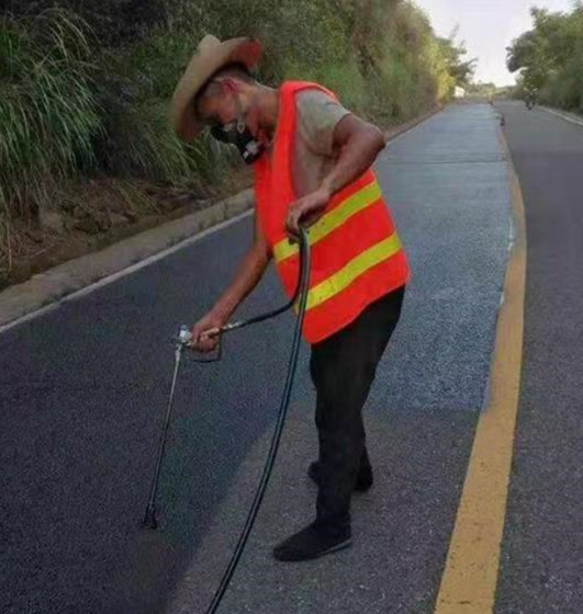 铜川路面喷涂翻新彩色步道施工方案