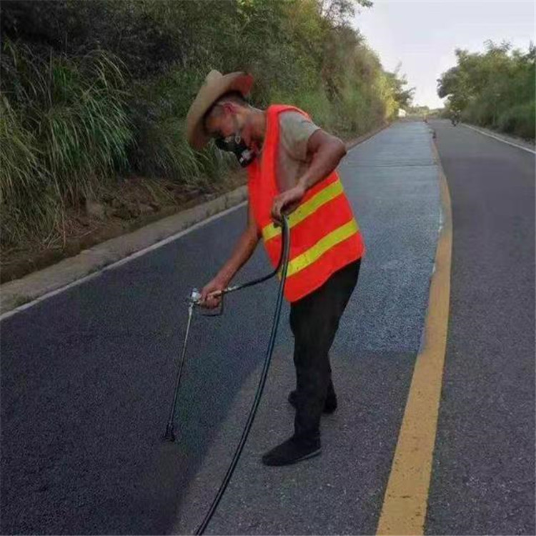 铜川 彩色防滑路面的底涂是保障路面附着力